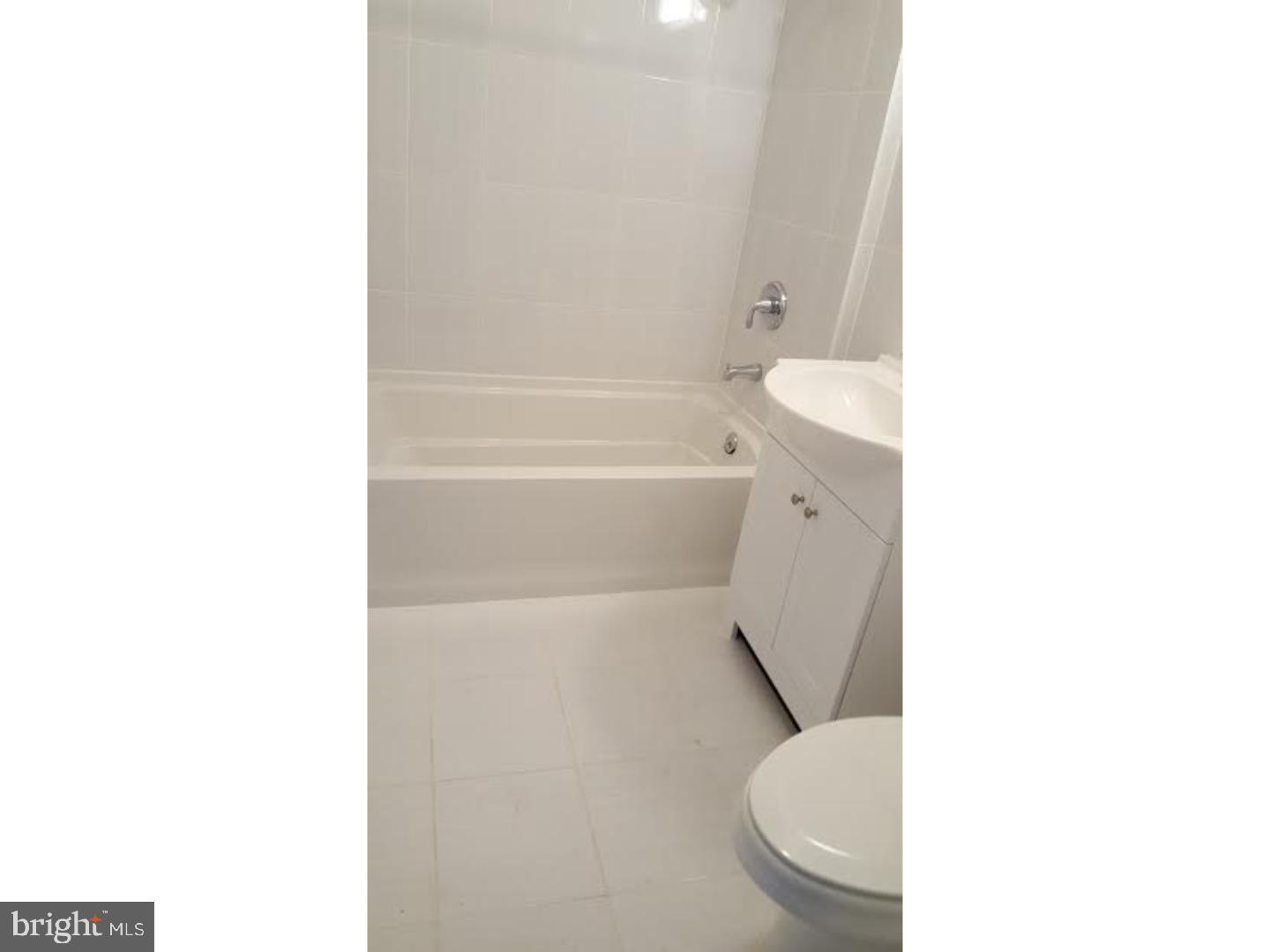 283 Sanford Road Upper Darby, PA 19082 - Photo 5 of 24