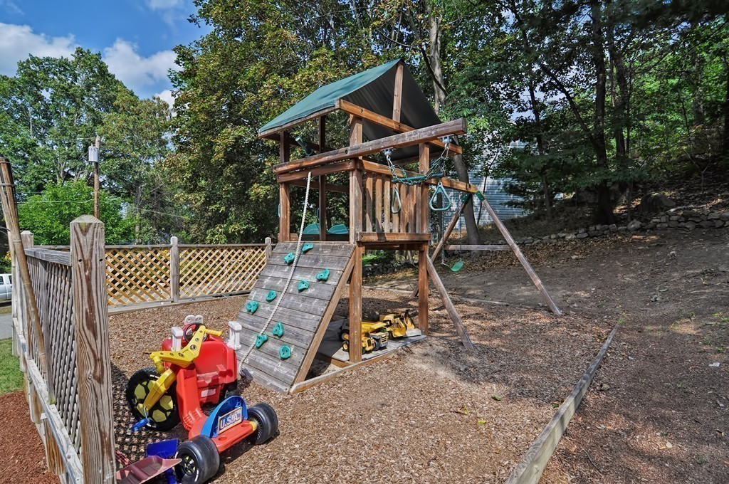 2 Glen Road Woburn, MA 01801 - Photo 21 of 22 Gallery Image 21