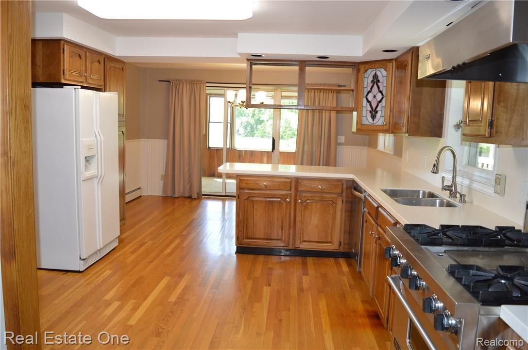 2220 North Tipsico Lake Road Highland, MI 48357 - Photo 26 of 91 DSC_0076.JPG