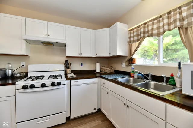 $175,000 | 606 South Pleasant Street, Edinburgh, IN 46124