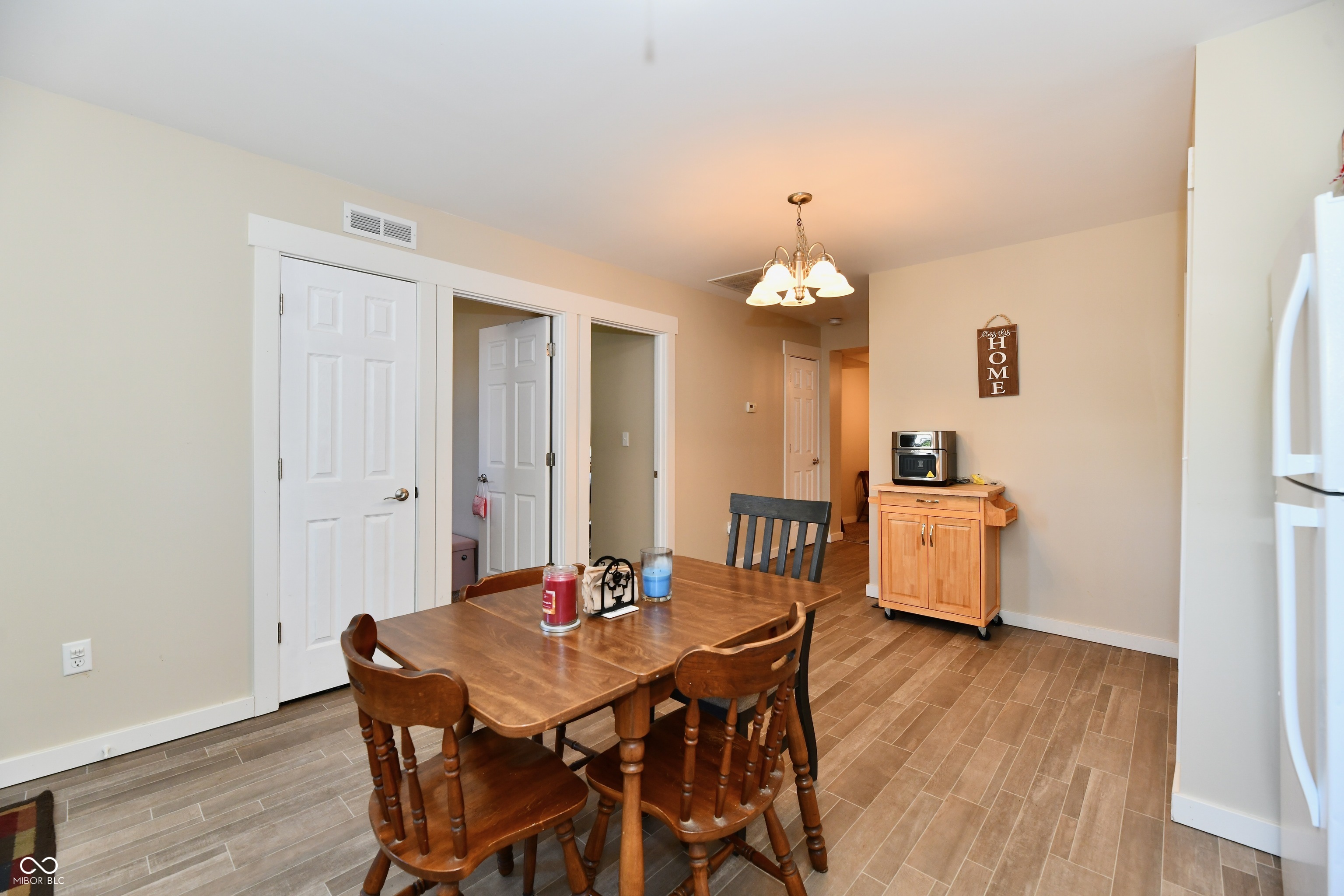 606 South Pleasant Street Edinburgh, IN 46124 - Photo 12 of 35