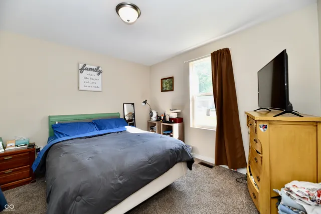 $175,000 | 606 South Pleasant Street, Edinburgh, IN 46124