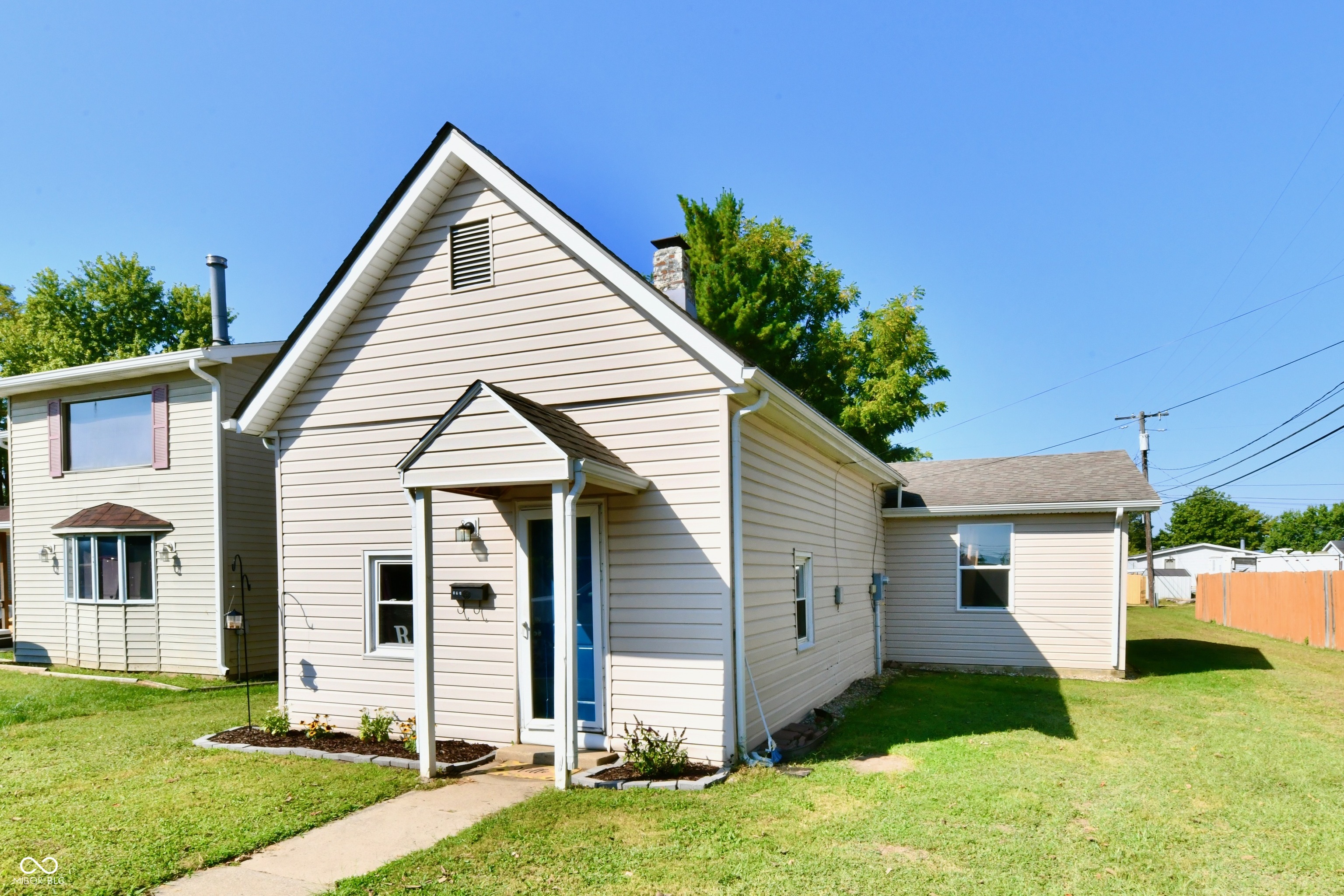 606 South Pleasant Street Edinburgh, IN 46124 - Photo 3 of 35