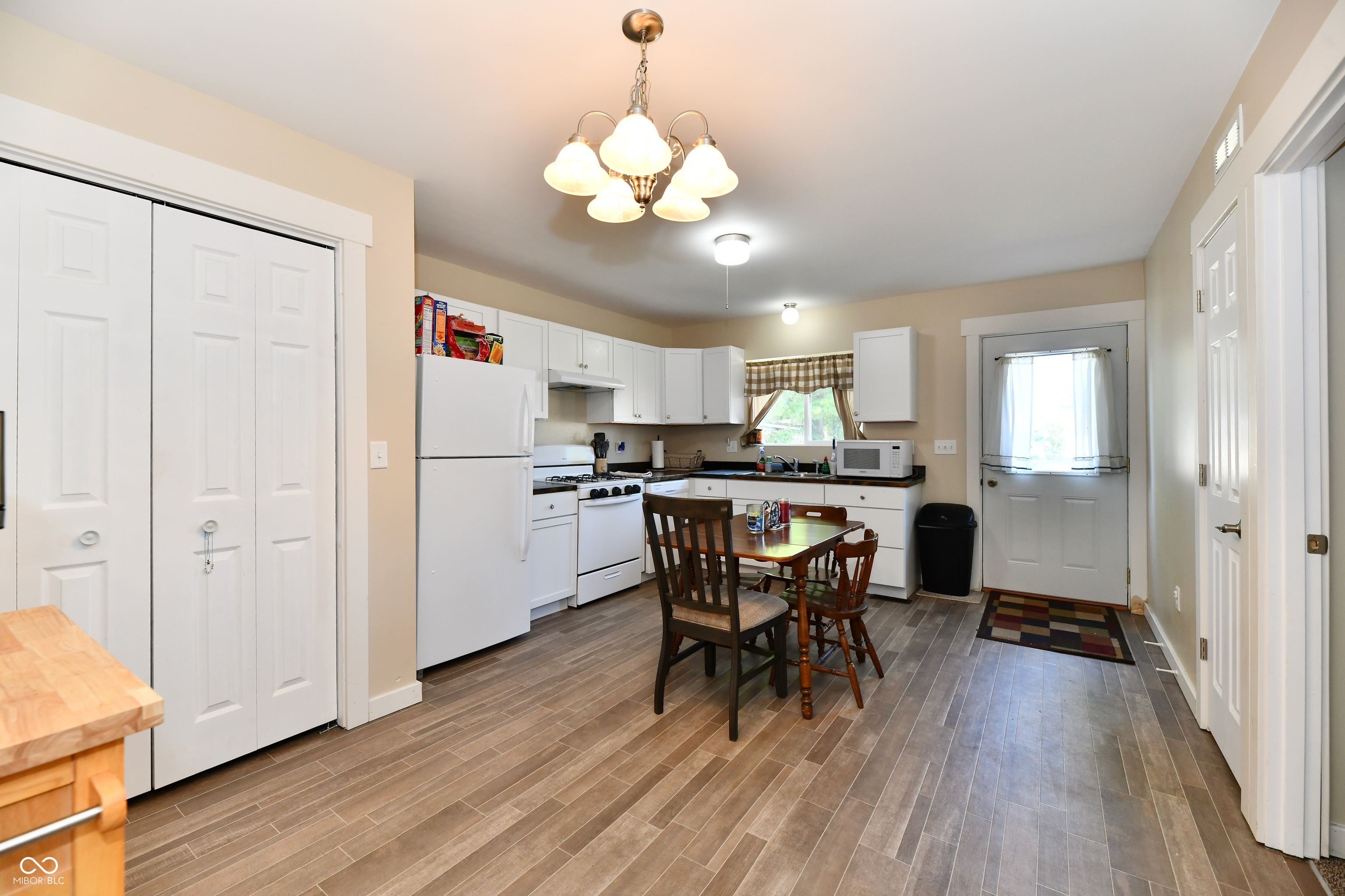 606 South Pleasant Street Edinburgh, IN 46124 - Photo 10 of 35