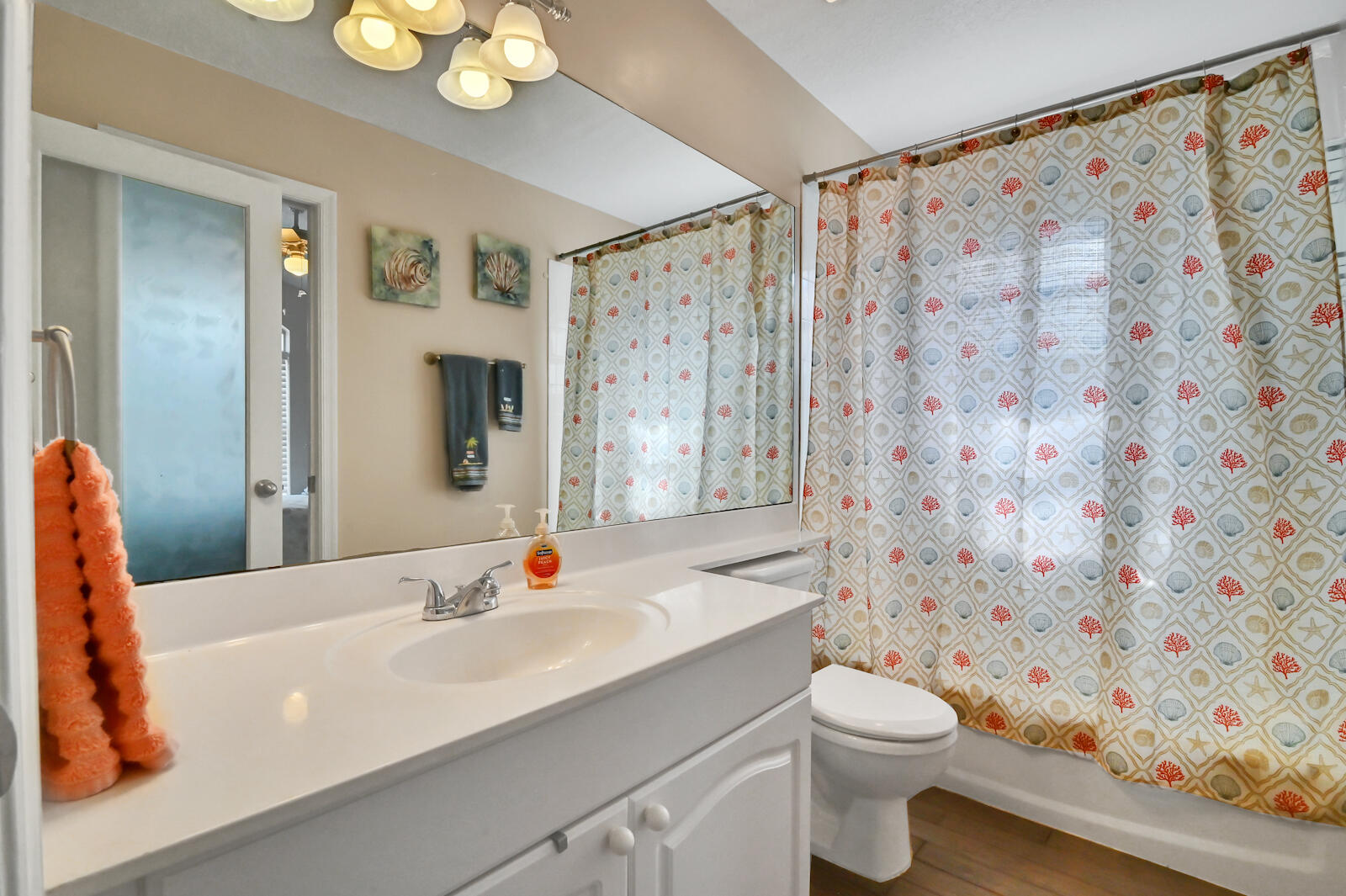 1077 Via Jardin Riviera Beach, FL 33418 - Photo 13 of 20 08 Bathroom 01