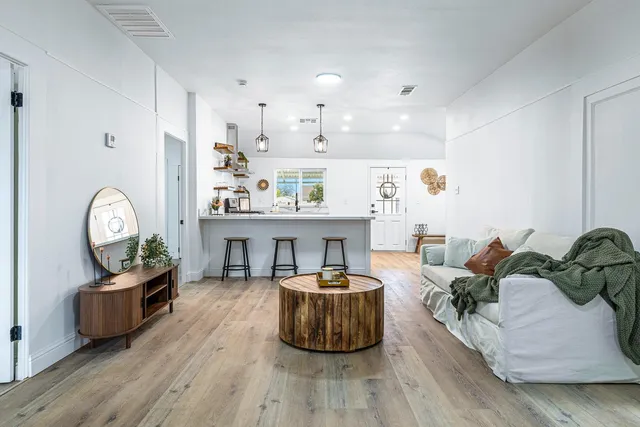 $340,000 | 683 East Polk Street, Coalinga, CA 93210