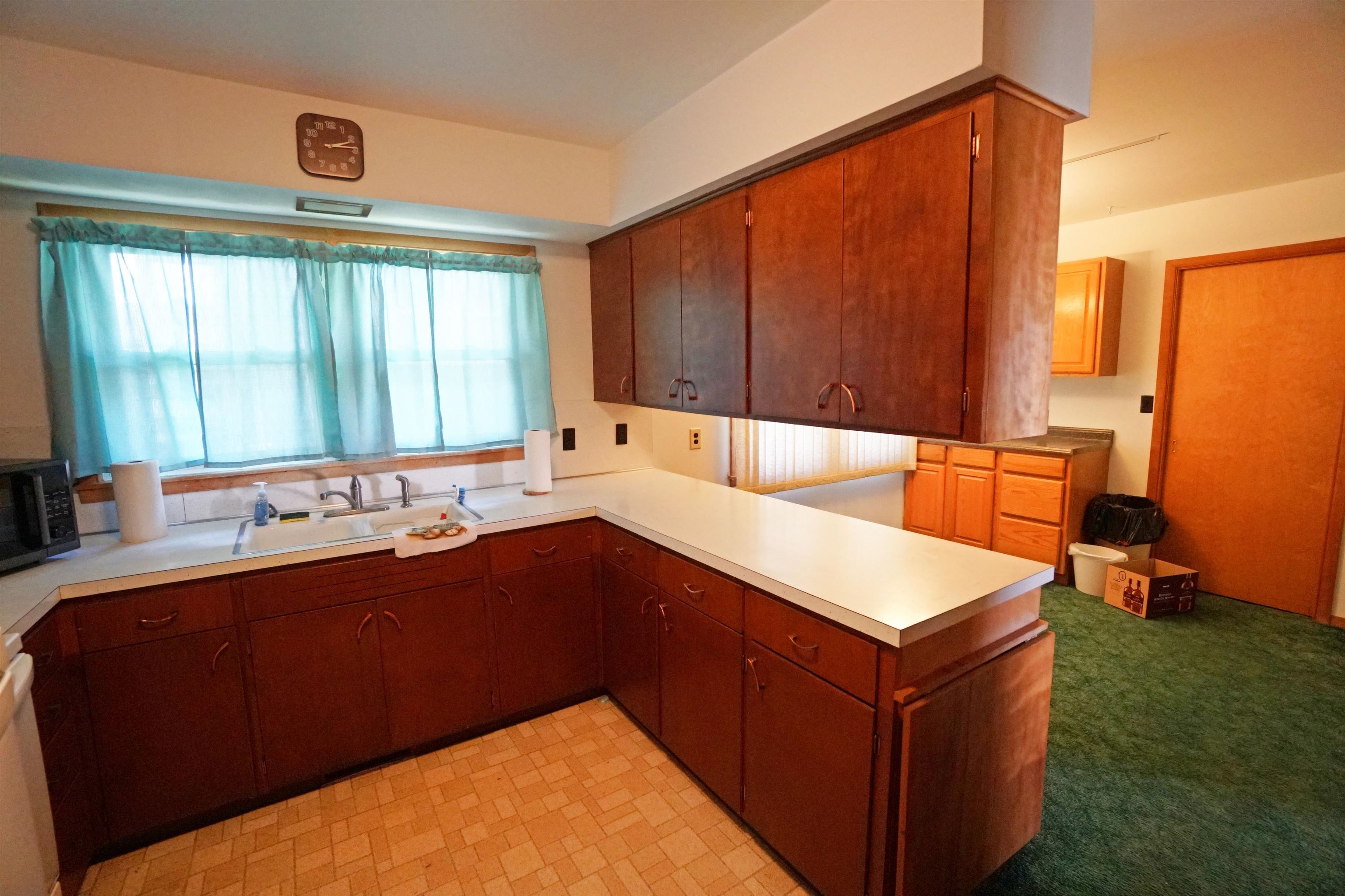 201 Jackson Street Hanover, IL 61041 - Photo 4 of 40