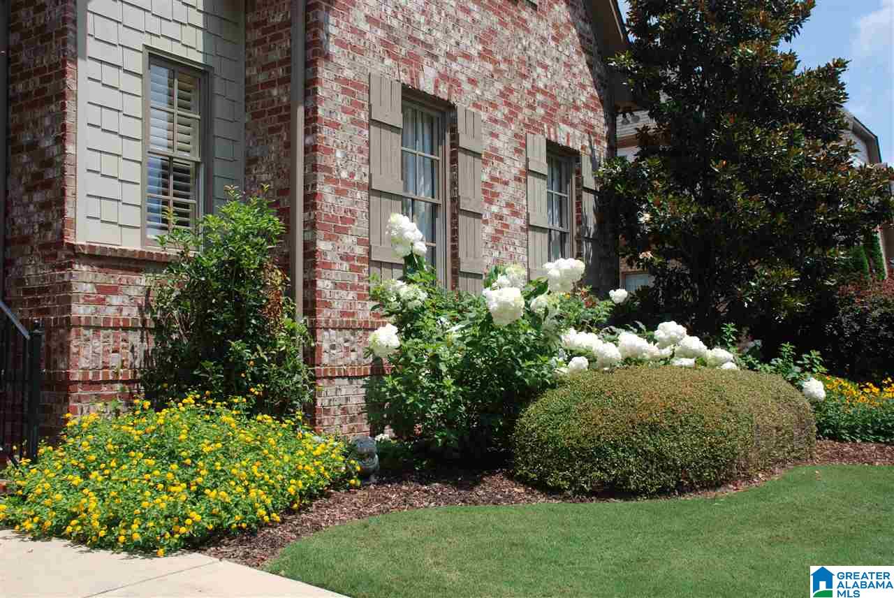 1031 Parkwood Road Birmingham, AL 35242 - Photo 2 of 30