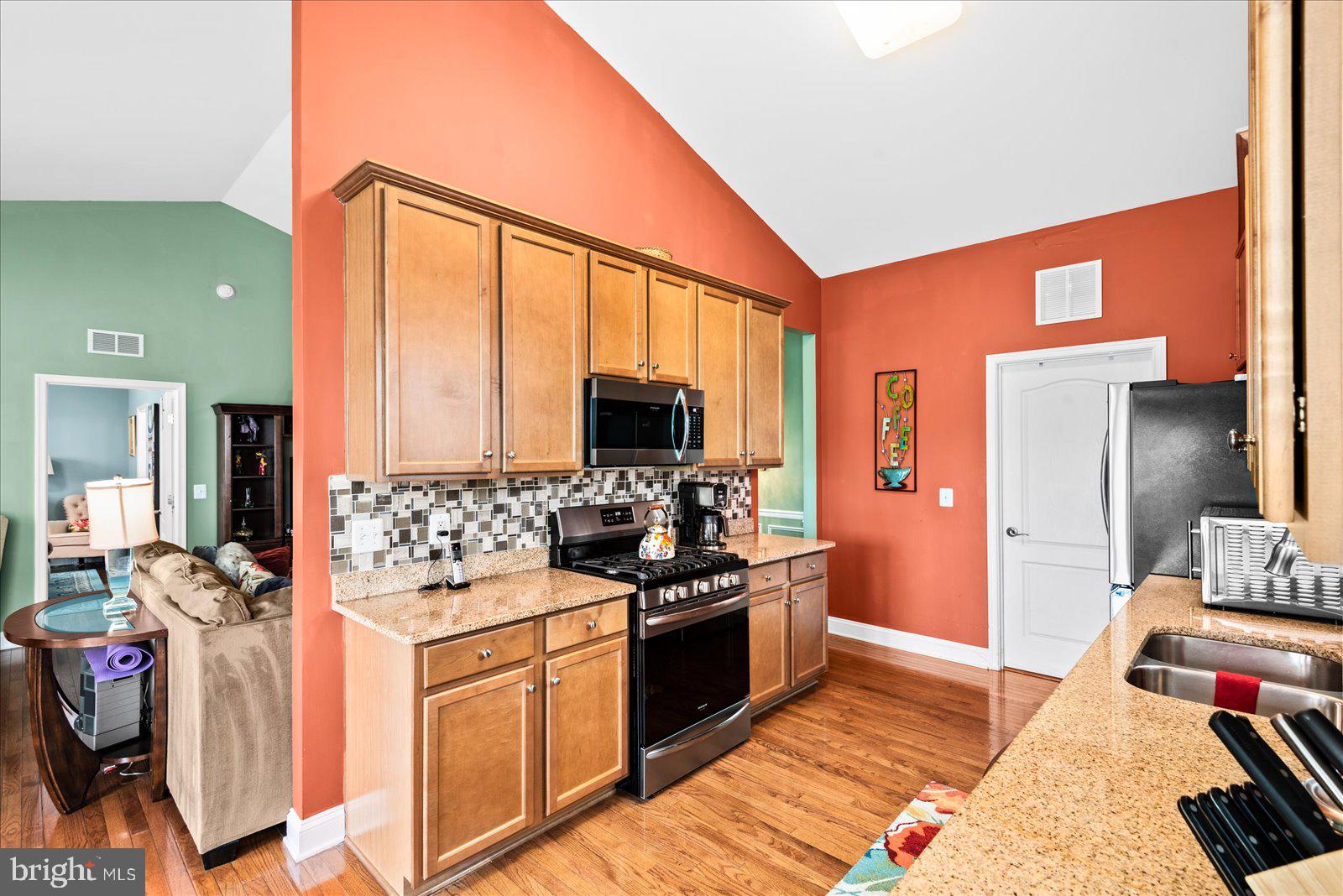 2077 Chesterfield Road Locust Grove, VA 22508 - Photo 19 of 46 Kitchen