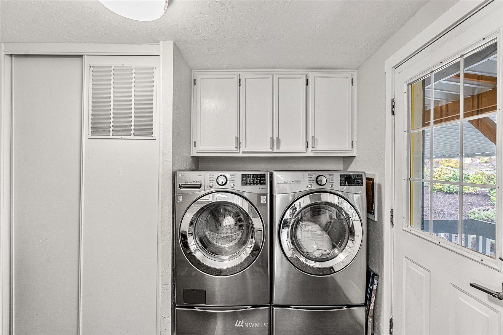 12601 Northeast 197th Street Bothell, WA 98011 - Photo 14 of 39 Gallery Image 14