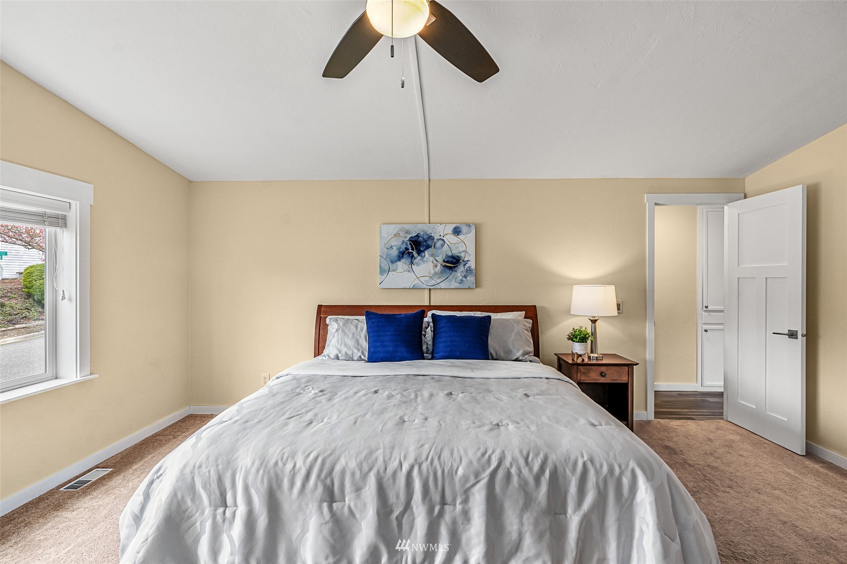 12601 Northeast 197th Street Bothell, WA 98011 - Photo 16 of 39 Gallery Image 16