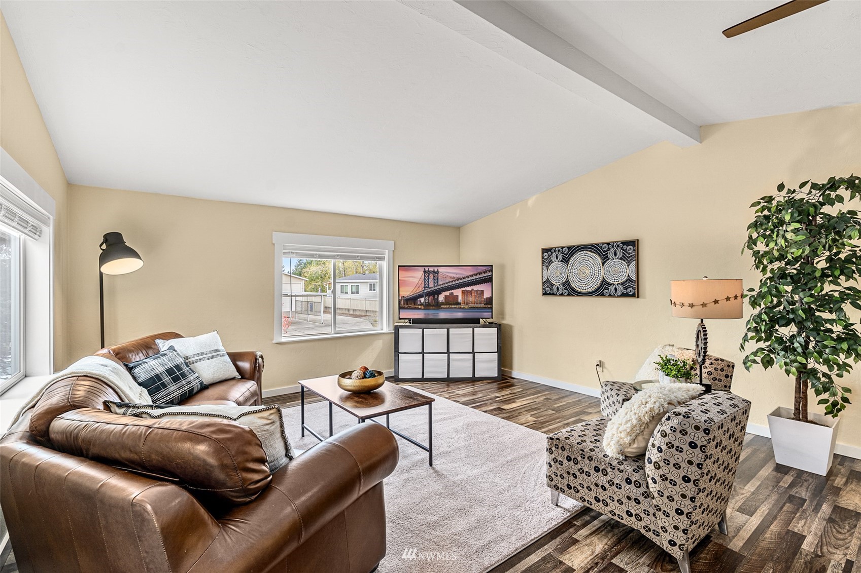 12601 Northeast 197th Street Bothell, WA 98011 - Photo 5 of 39 Gallery Image 5