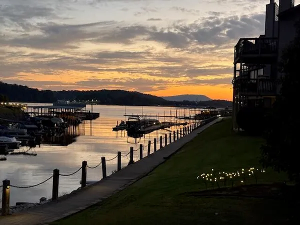 $799,900 | 4274 Lakeshore Lane, Unit 100, Chattanooga, TN 37415