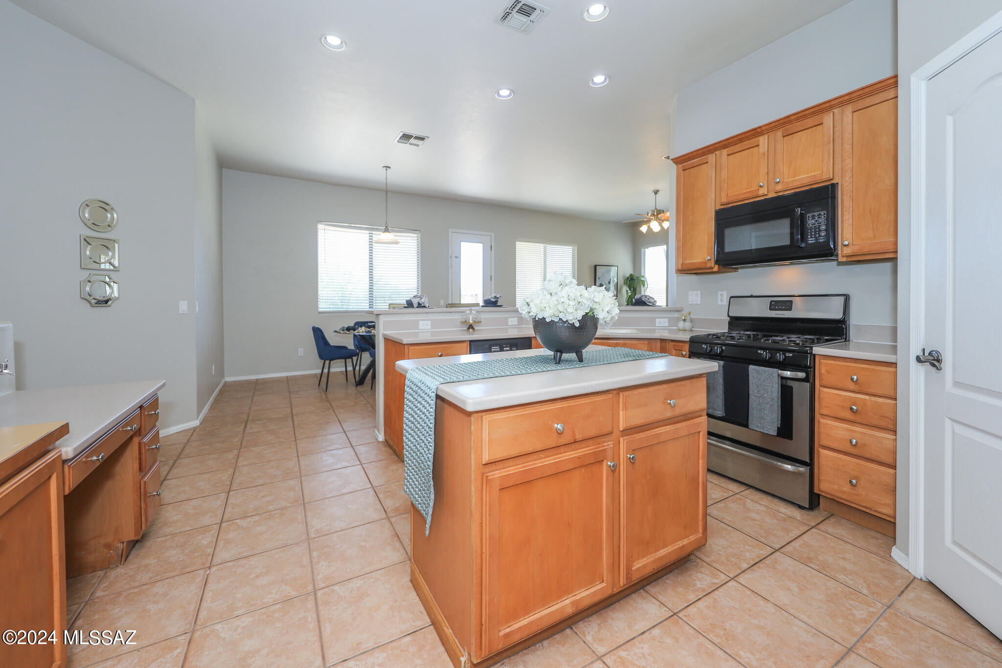7856 North Rondure Loop Tucson, AZ 85743 - Photo 12 of 42