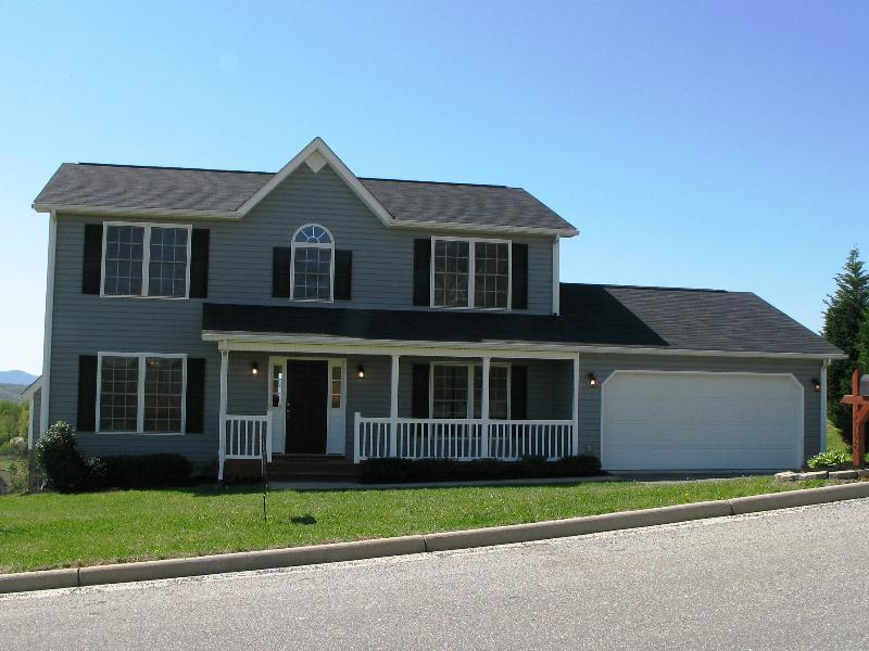5708 Cortland Road Roanoke, VA 24019 - Photo 1 of 25 5708 Cortland Rd