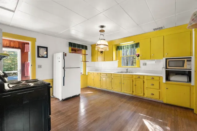 $895,000 | 576 Back River Road, Boothbay, ME 04537