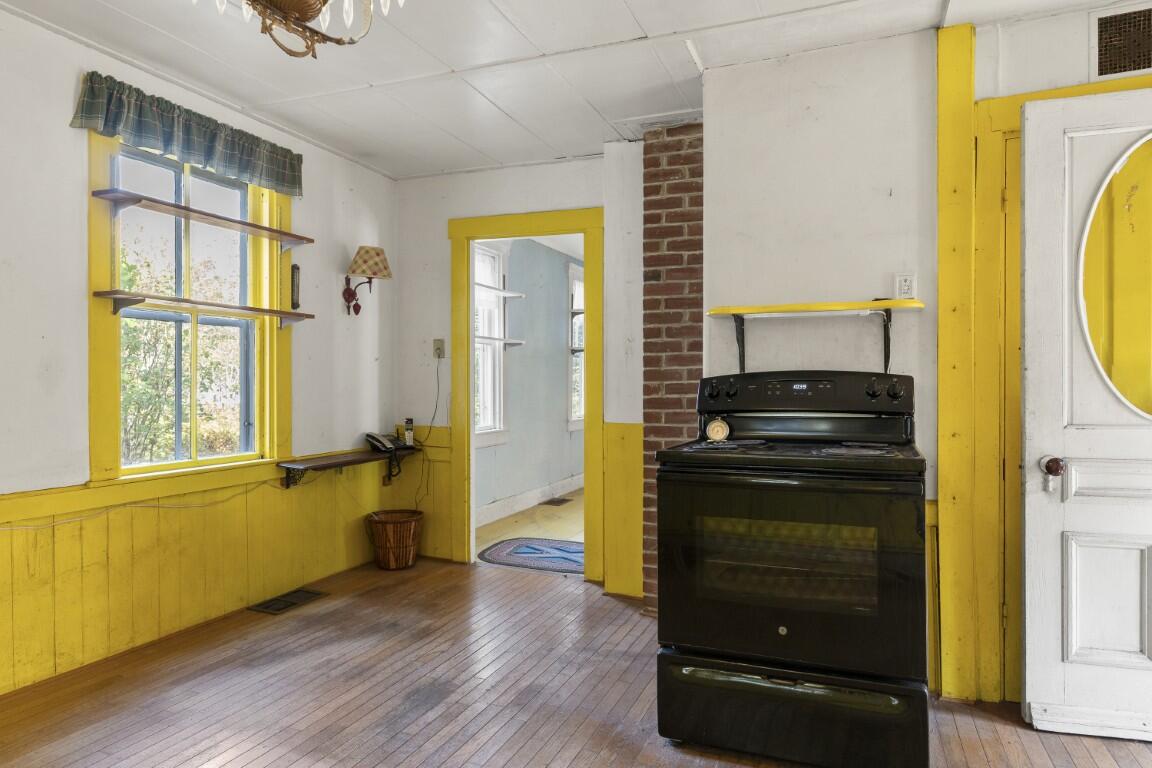 576 Back River Road Boothbay, ME 04537 - Photo 12 of 61 13