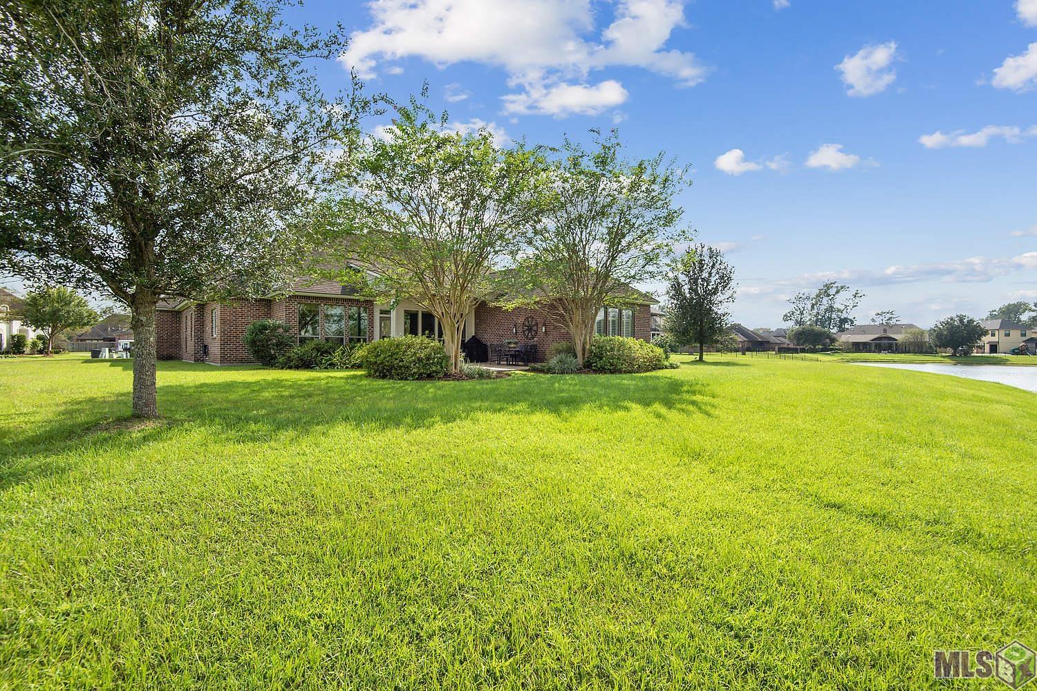 19261 Merlot Avenue Baton Rouge, LA 70817 - Photo 17 of 19 View of home from back yard
