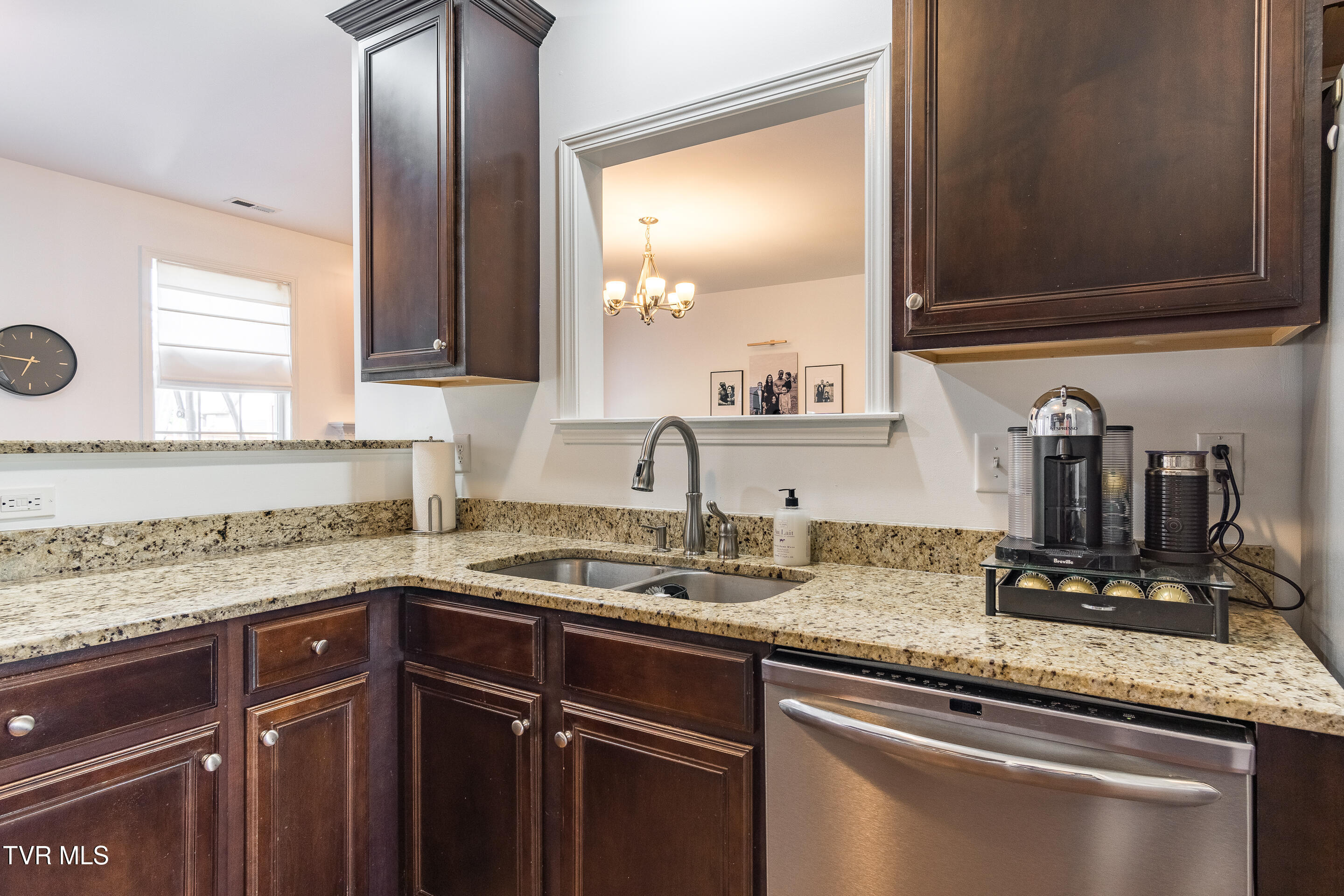 811 Hackney Road Johnson City, TN 37615 - Photo 19 of 35 interior-7 - Copy