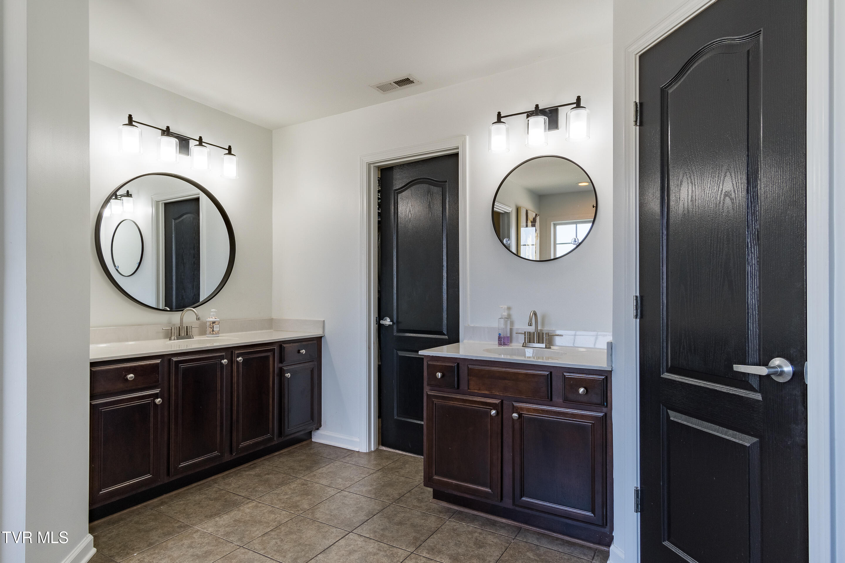 811 Hackney Road Johnson City, TN 37615 - Photo 23 of 35 interior-37 - Copy