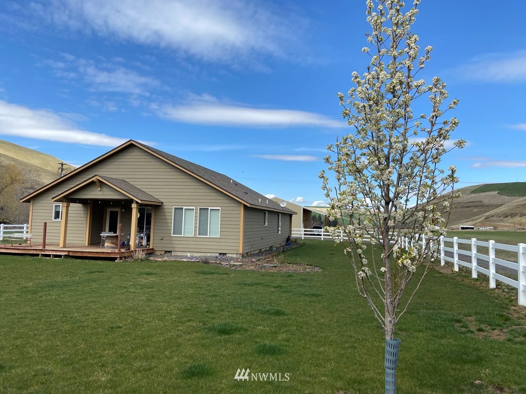 252 South Touchet Road Dayton, WA 99328 - Photo 3 of 28 Gallery Image 3
