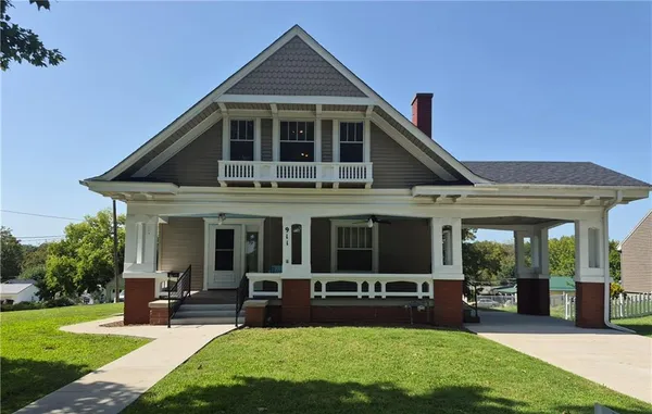 $425,000 | 911 North Main Street, Carrollton, MO 64633