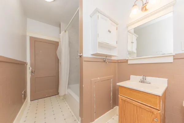 $183,900 | 35324-326 Chestnut Street, Wayne, MI 48184