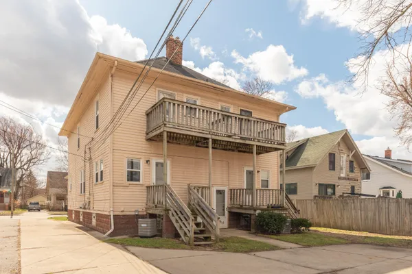 $183,900 | 35324-326 Chestnut Street, Wayne, MI 48184