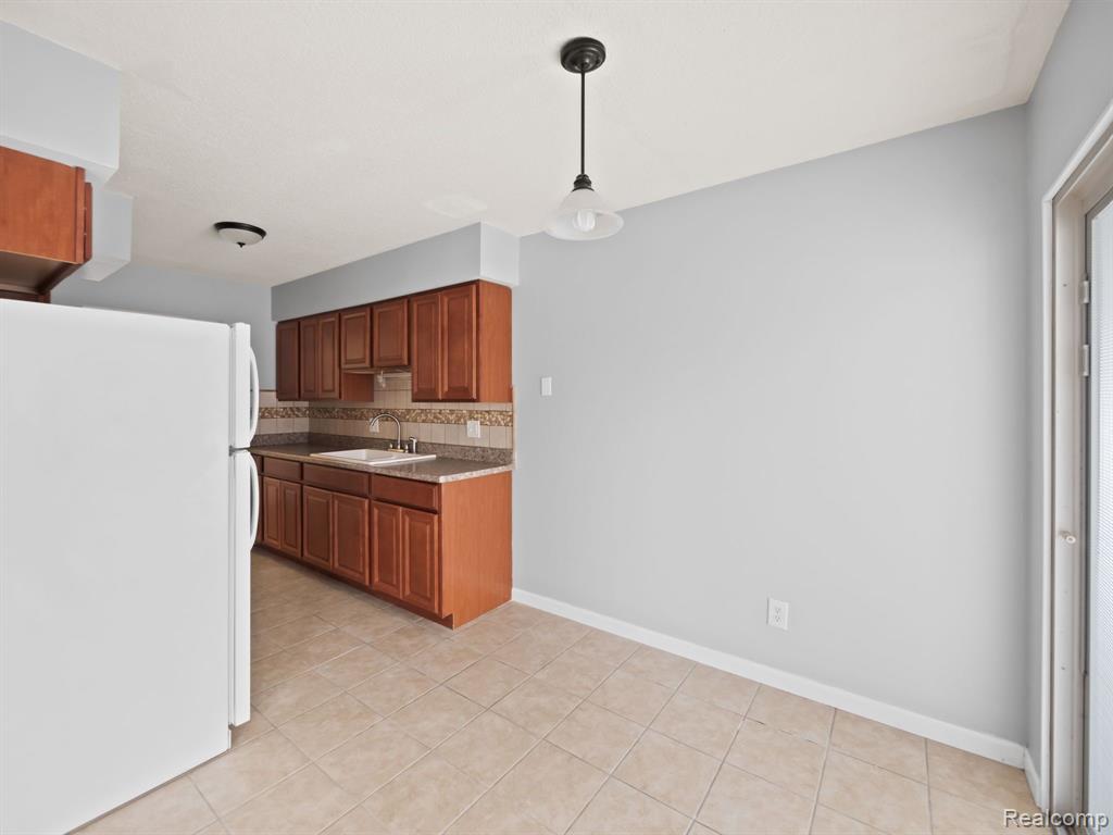 46733 Shelby Road Utica, MI 48317 - Photo 14 of 25