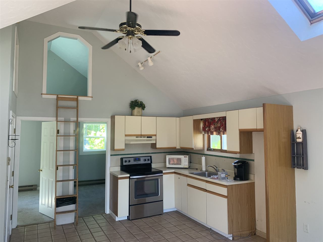 54 McKinley Road, Unit 7 Laconia, NH 03246 - Photo 5 of 10 Gallery Image 5