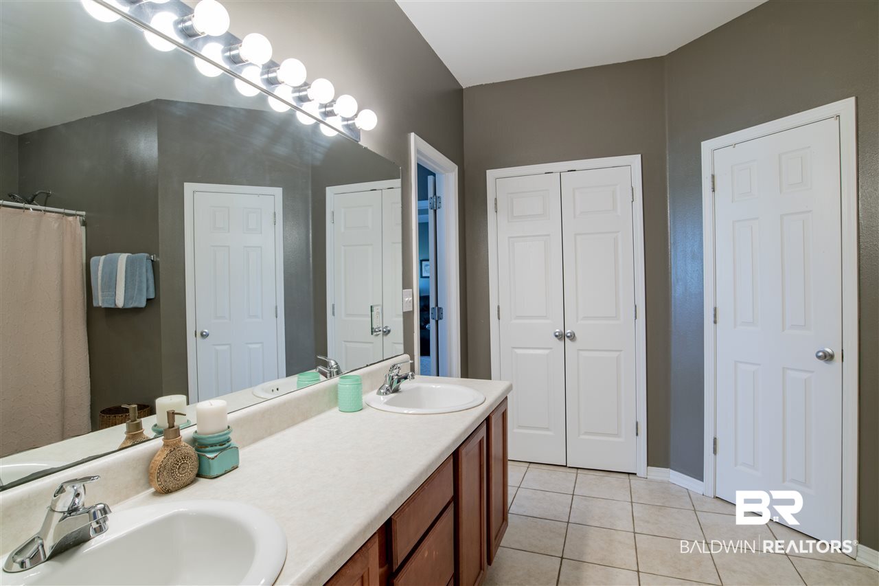 9378 Basse Street Elberta, AL 36530 - Photo 19 of 32 Double Vanity