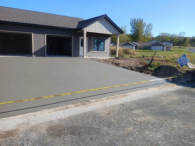 $279,900 | 2011 East 20th Street, Zumbrota, MN 55992