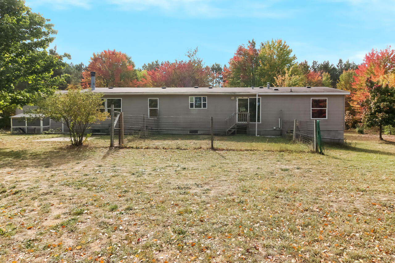 6172 Wallaker Road Benzonia, MI 49616 - Photo 2 of 54 47-Scene-47