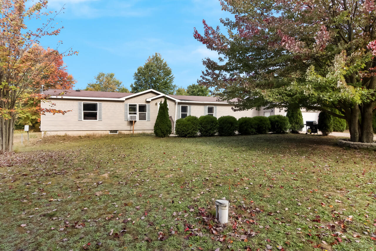 6172 Wallaker Road Benzonia, MI 49616 - Photo 45 of 54 42-Scene-42