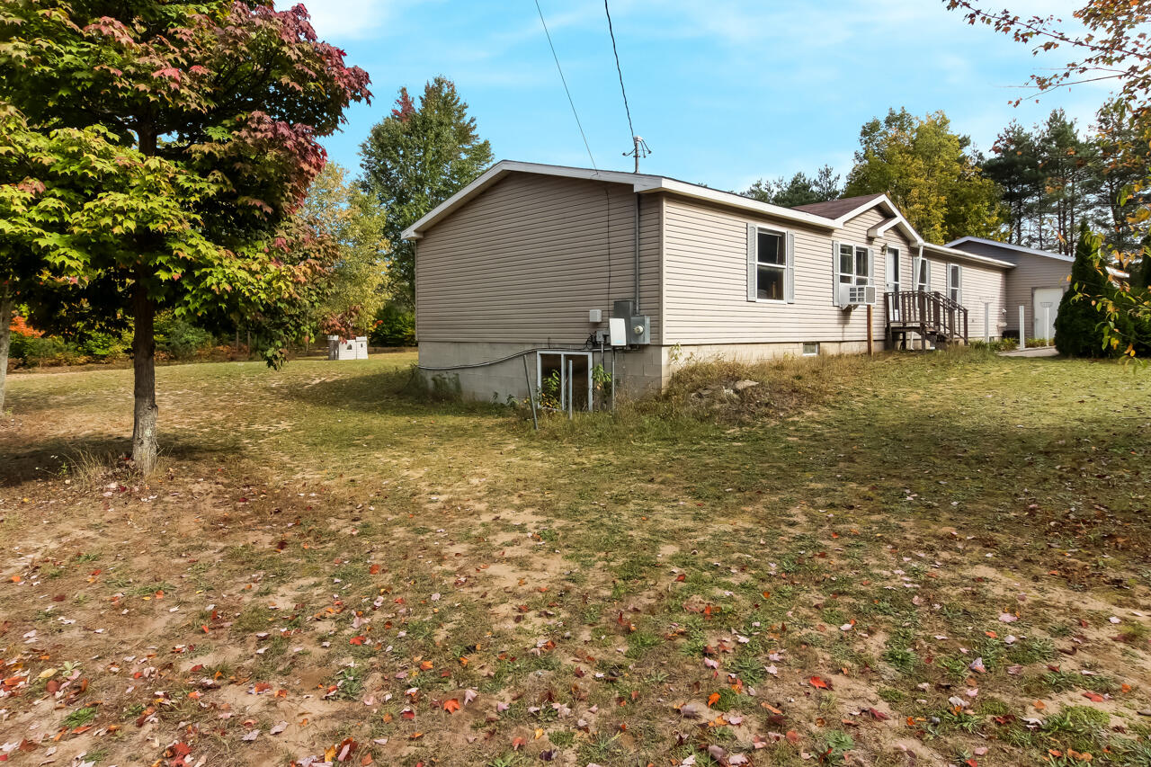 6172 Wallaker Road Benzonia, MI 49616 - Photo 46 of 54 43-Scene-43