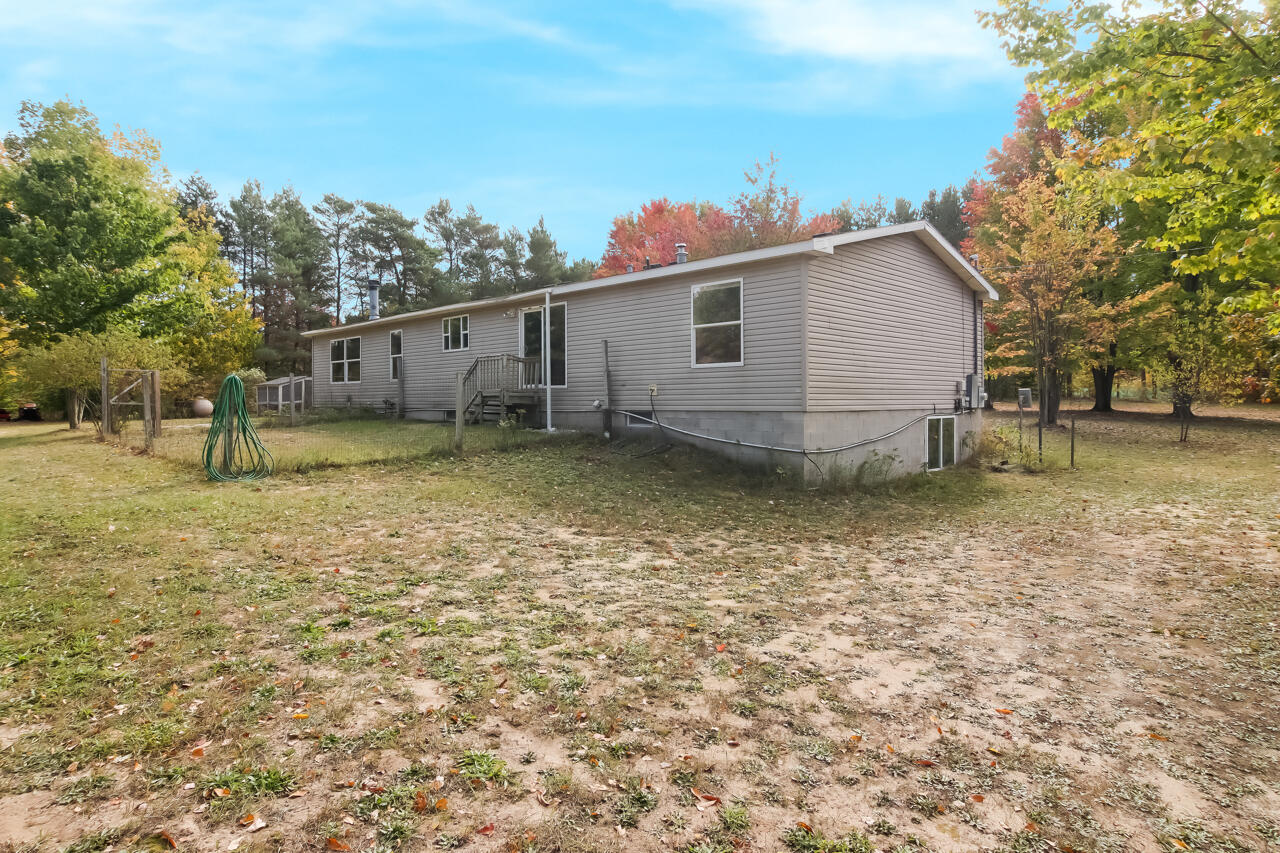 6172 Wallaker Road Benzonia, MI 49616 - Photo 47 of 54 46-Scene-46
