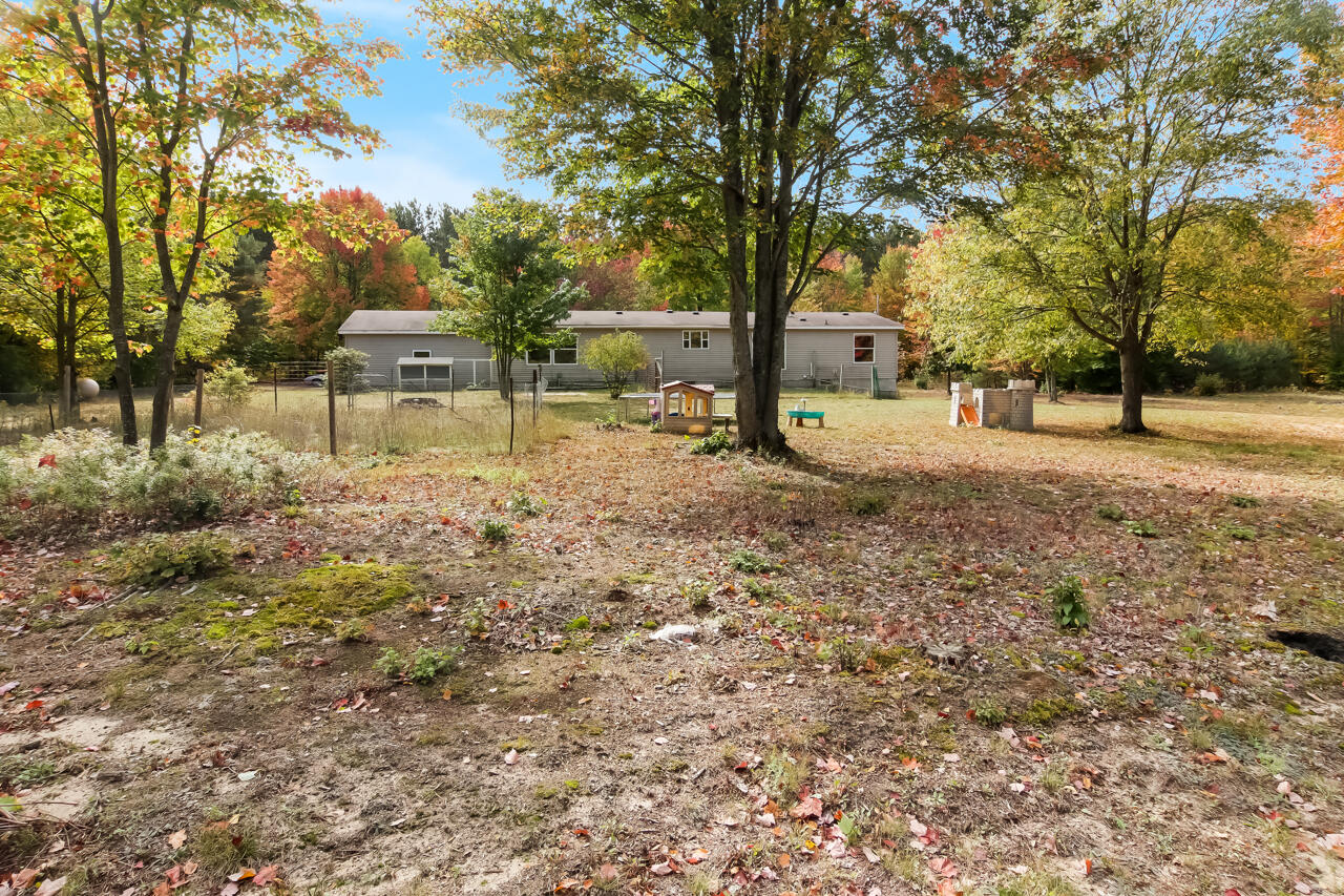 6172 Wallaker Road Benzonia, MI 49616 - Photo 48 of 54 49-Scene-49