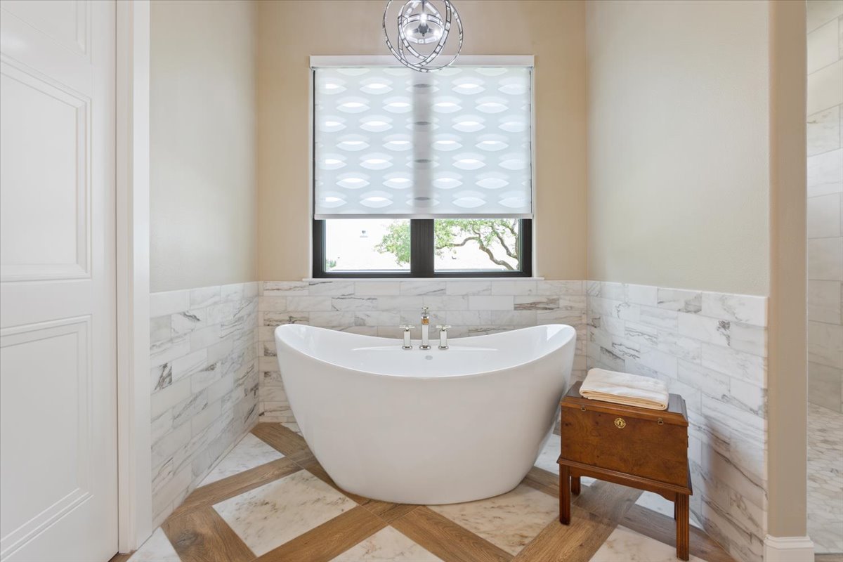 309 Highland Spring Lane Georgetown, TX 78633 - Photo 25 of 40 Its the end of the day and it's time for you to relax...add the bubbles and you're ready to soak and wind down...