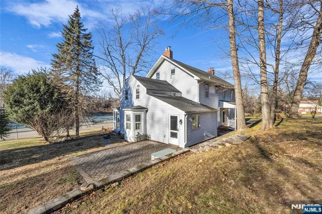 $889,500 | 265 Little Falls Road, Cedar Grove, NJ 07009