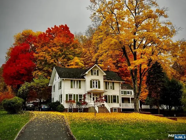 $889,500 | 265 Little Falls Road, Cedar Grove, NJ 07009