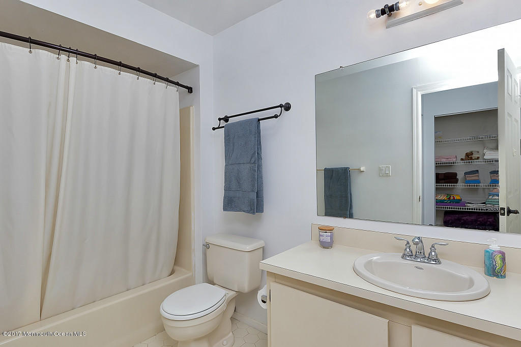 18 Racquet Road Wall, NJ 07719 - Photo 15 of 24 016-222110-IMG_0913_4823257