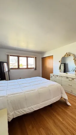 $375,000 | 7110 West 82nd Place, Burbank, IL 60459