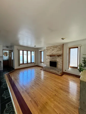 $375,000 | 7110 West 82nd Place, Burbank, IL 60459