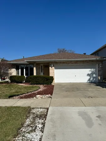 $375,000 | 7110 West 82nd Place, Burbank, IL 60459