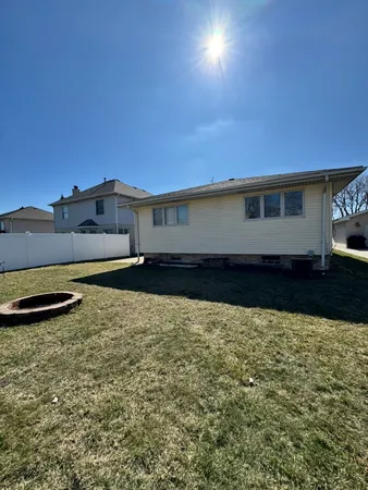 $375,000 | 7110 West 82nd Place, Burbank, IL 60459