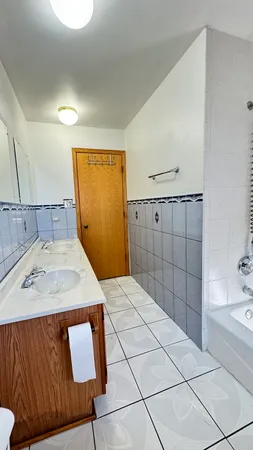 $375,000 | 7110 West 82nd Place, Burbank, IL 60459