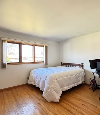 $375,000 | 7110 West 82nd Place, Burbank, IL 60459