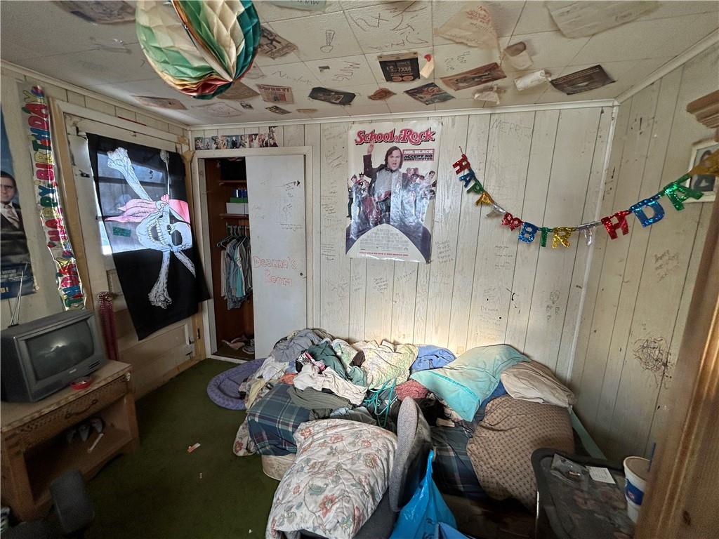 1512 Spring Run Road Extension Coraopolis, PA 15108 - Photo 12 of 29 a bedroom with furniture and a bed
