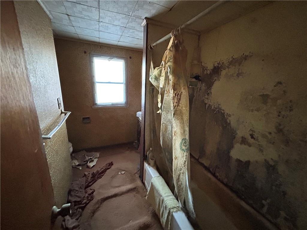 1512 Spring Run Road Extension Coraopolis, PA 15108 - Photo 16 of 29 a bathroom with a sink toilet and shower
