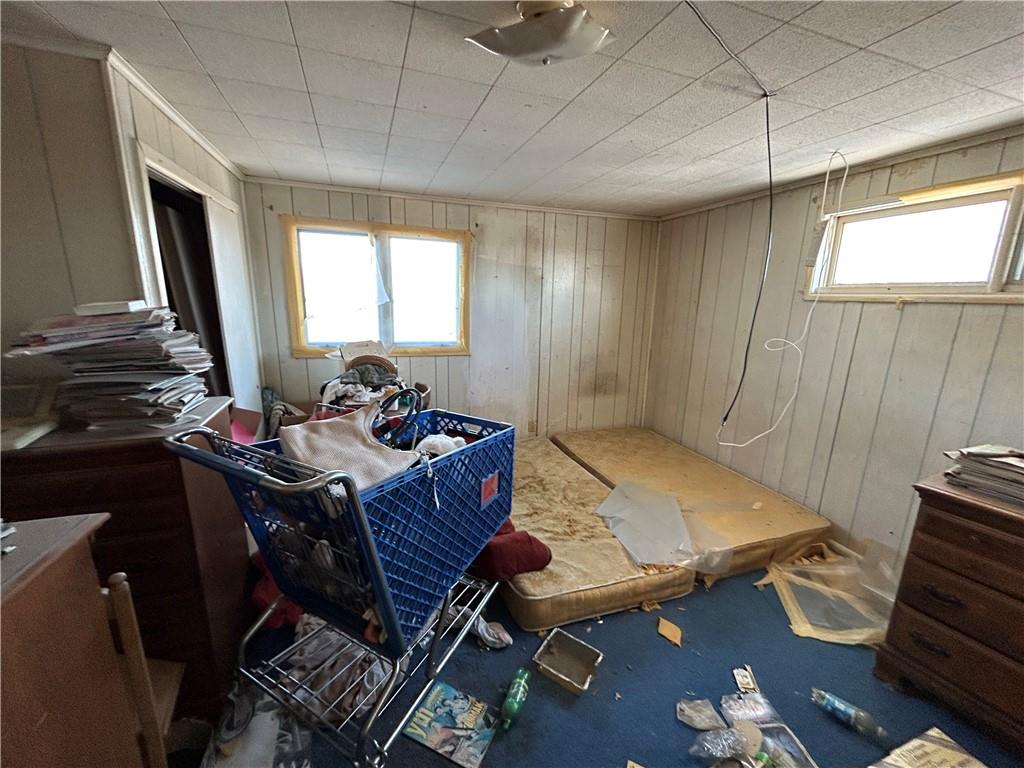 1512 Spring Run Road Extension Coraopolis, PA 15108 - Photo 20 of 29 a view of a livingroom with furniture window and wooden floor